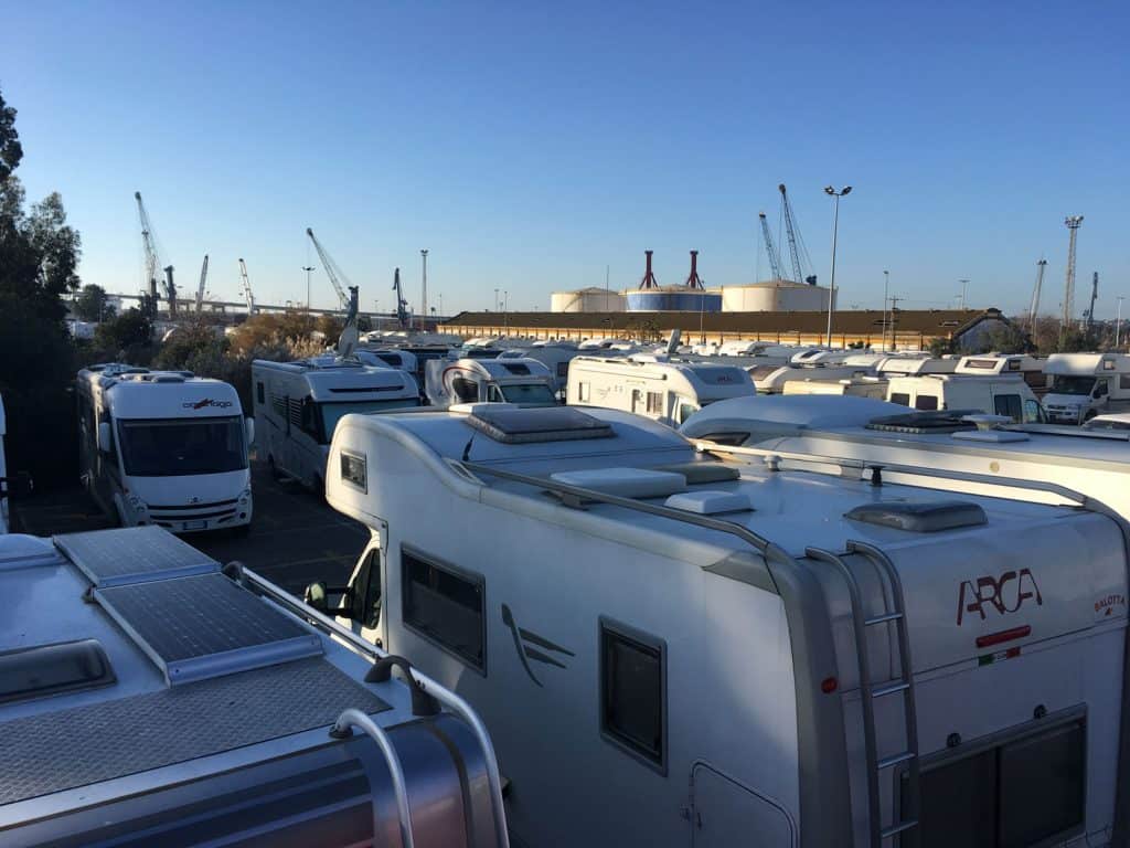 Área Autocaravanas de Sevilla — foto 2