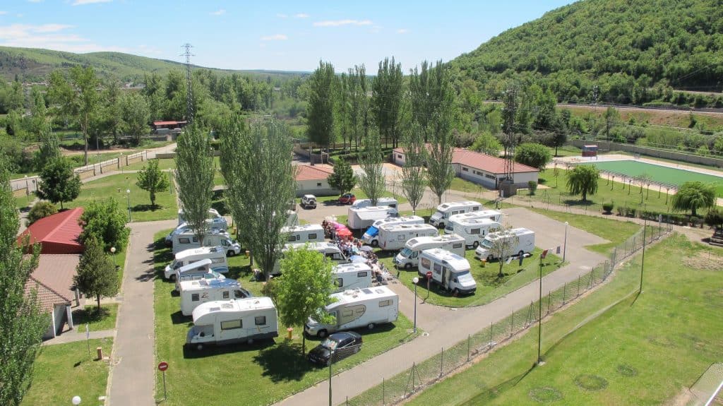 Área Camping Cistierna, León — foto 1