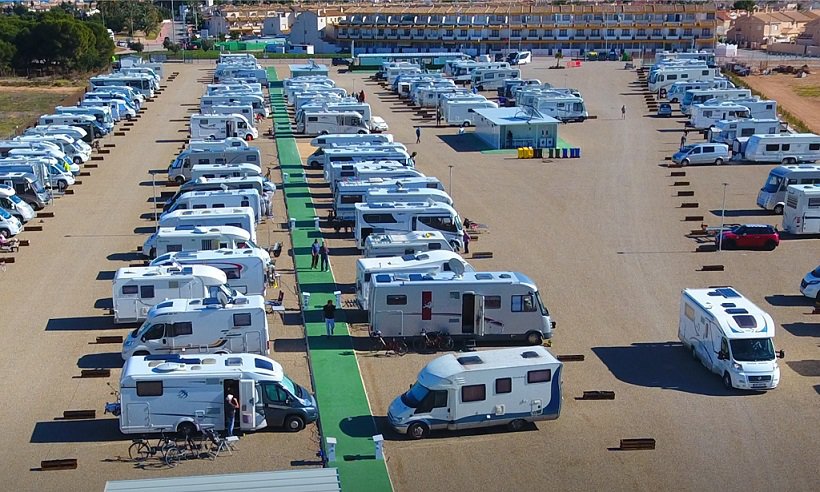 Parking de caravanas autocaravanas y furgonetas campers en