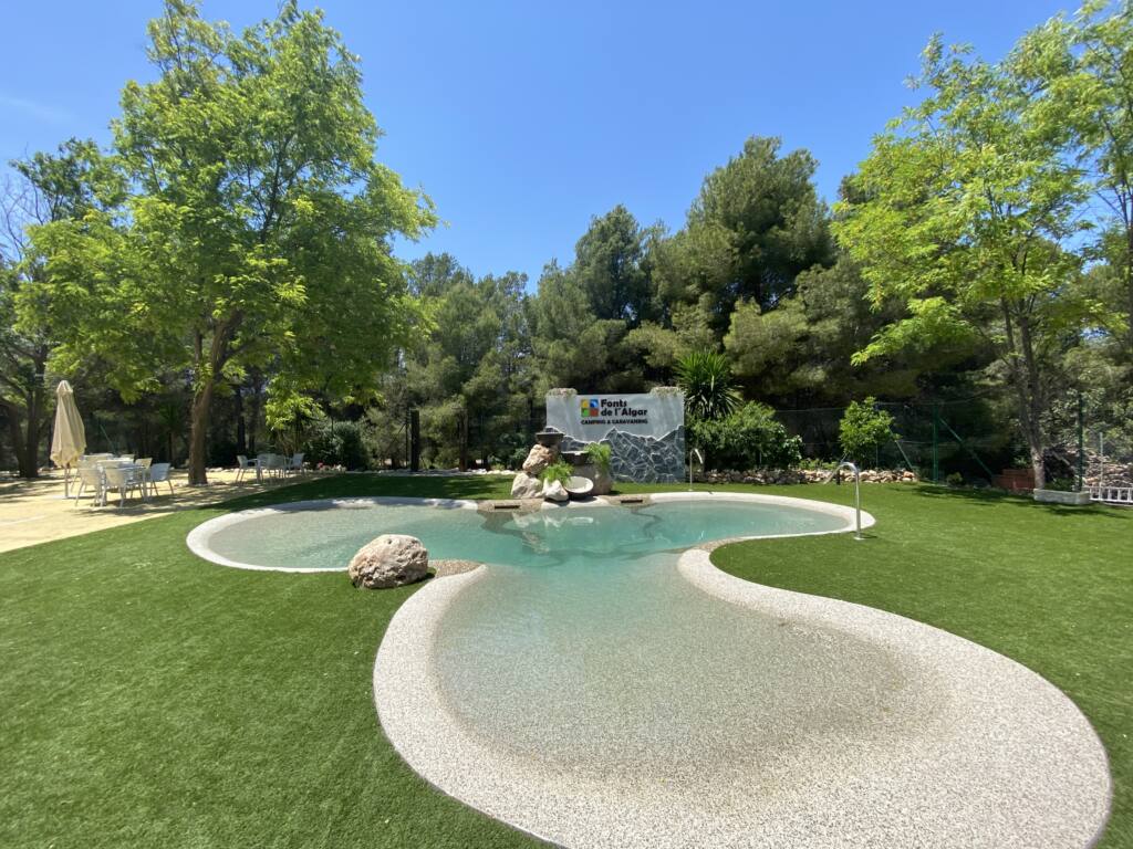 Área en Camping Caravaning Fonts del Algar, Alicante. — foto 1