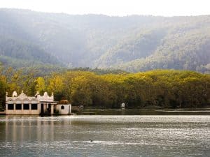 Apprenez à connaître Gérone. Planifiez votre voyage et séjournez dans le camping ou la zone la plus proche