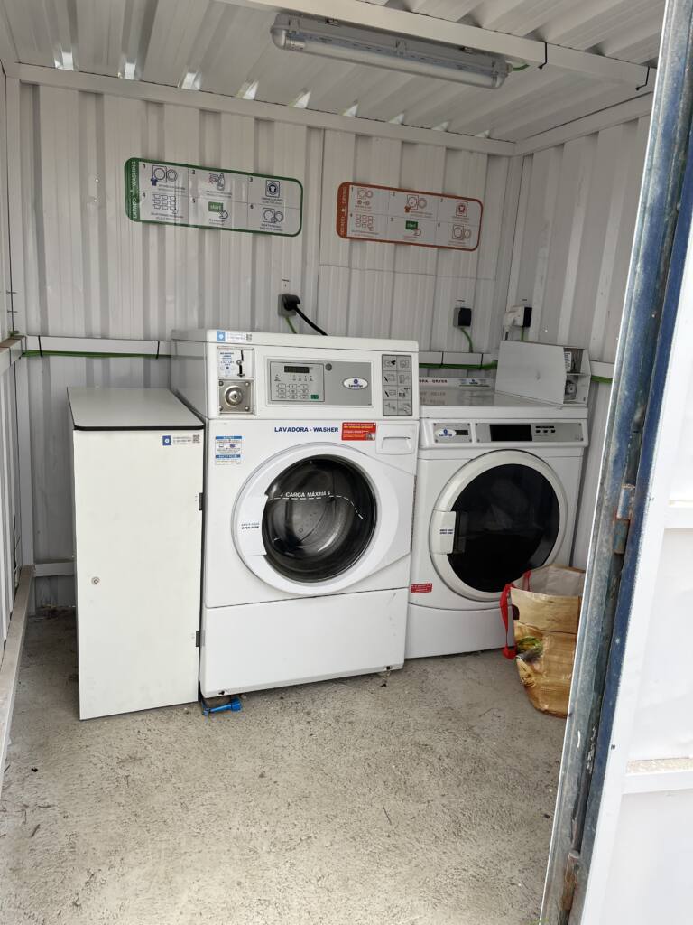 Wäscherei im Wohnmobilbereich Bolonia, Tarifa, Cádiz