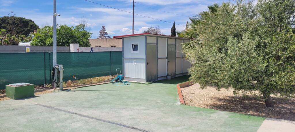 Aire de camping-car avec services pour camping-cars au Stop & Go La Rotonda, Peñíscola, Castellón