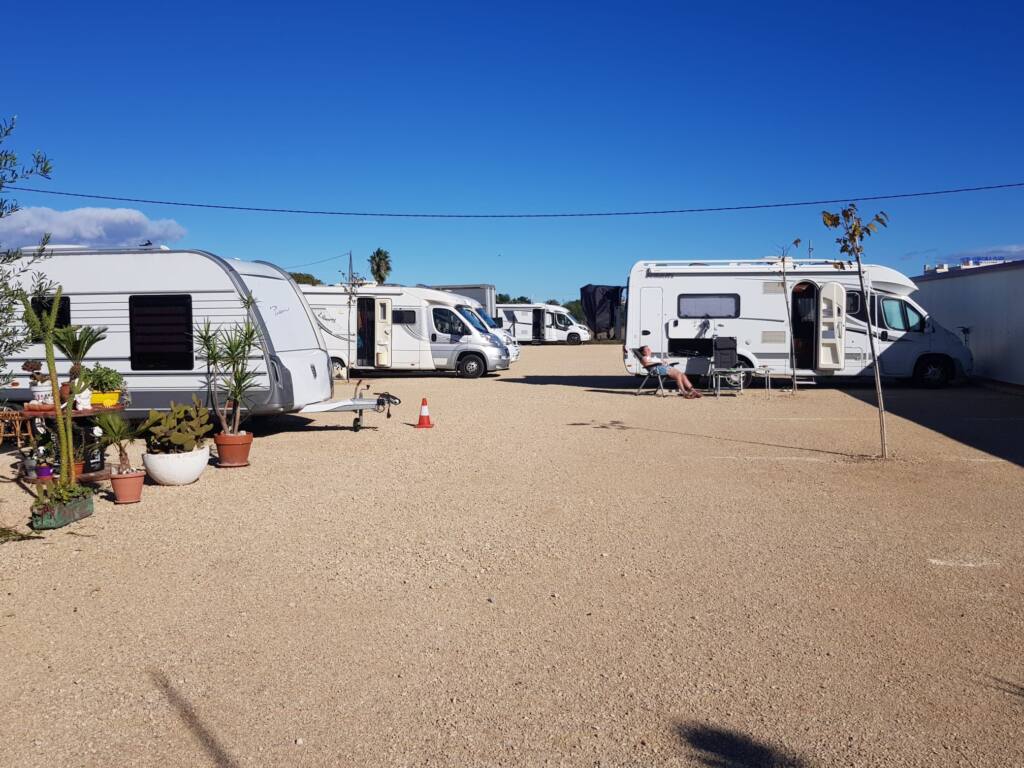 Aire d'hébergement pour camping-cars et camping-cars et Stop & Go, La Rotonda, Peñíscola, Castellón