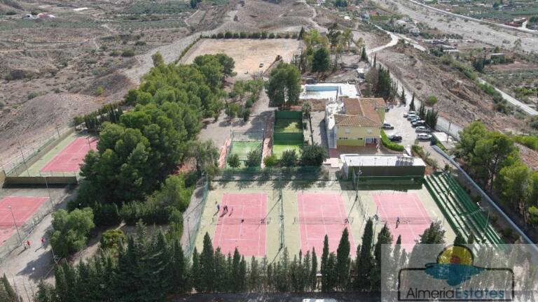 Aire de sport dans l'aire de camping-car du Camping Albox, Albox, Almería