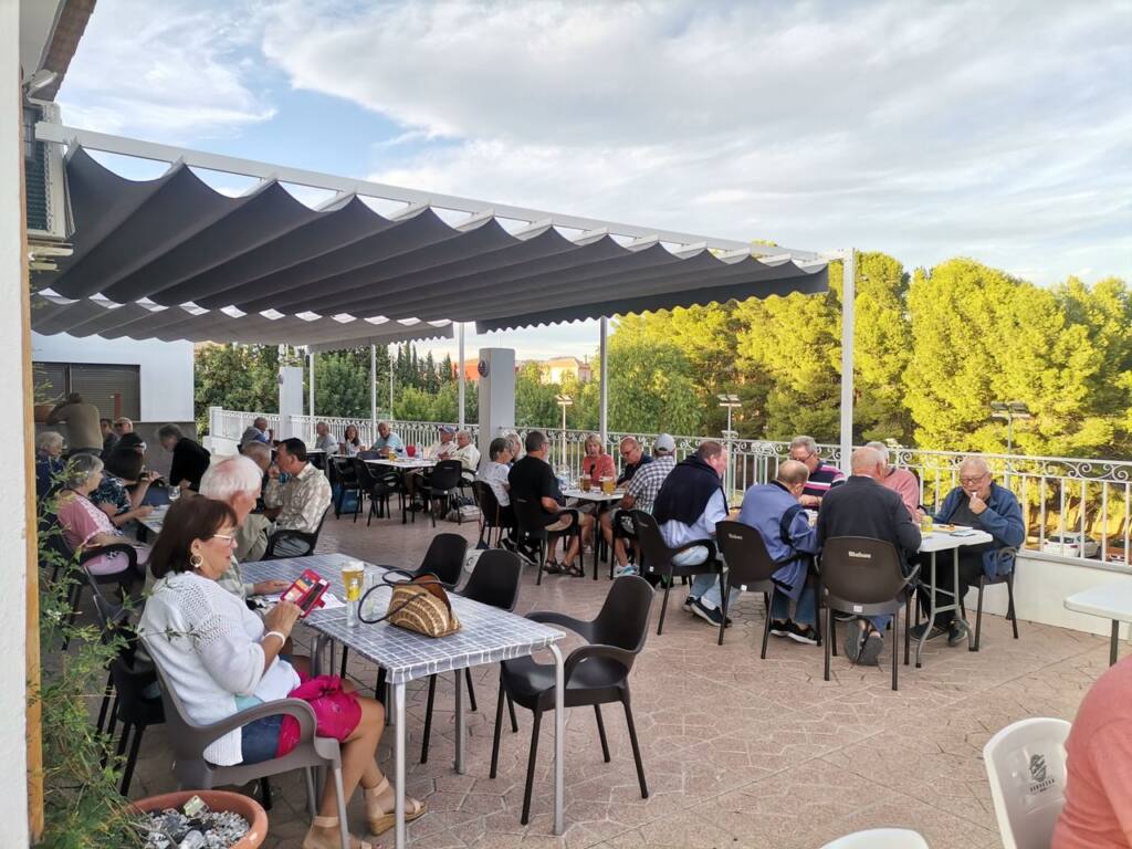 Aire de camping-car avec services au Camping, Albox, Albox, Almería