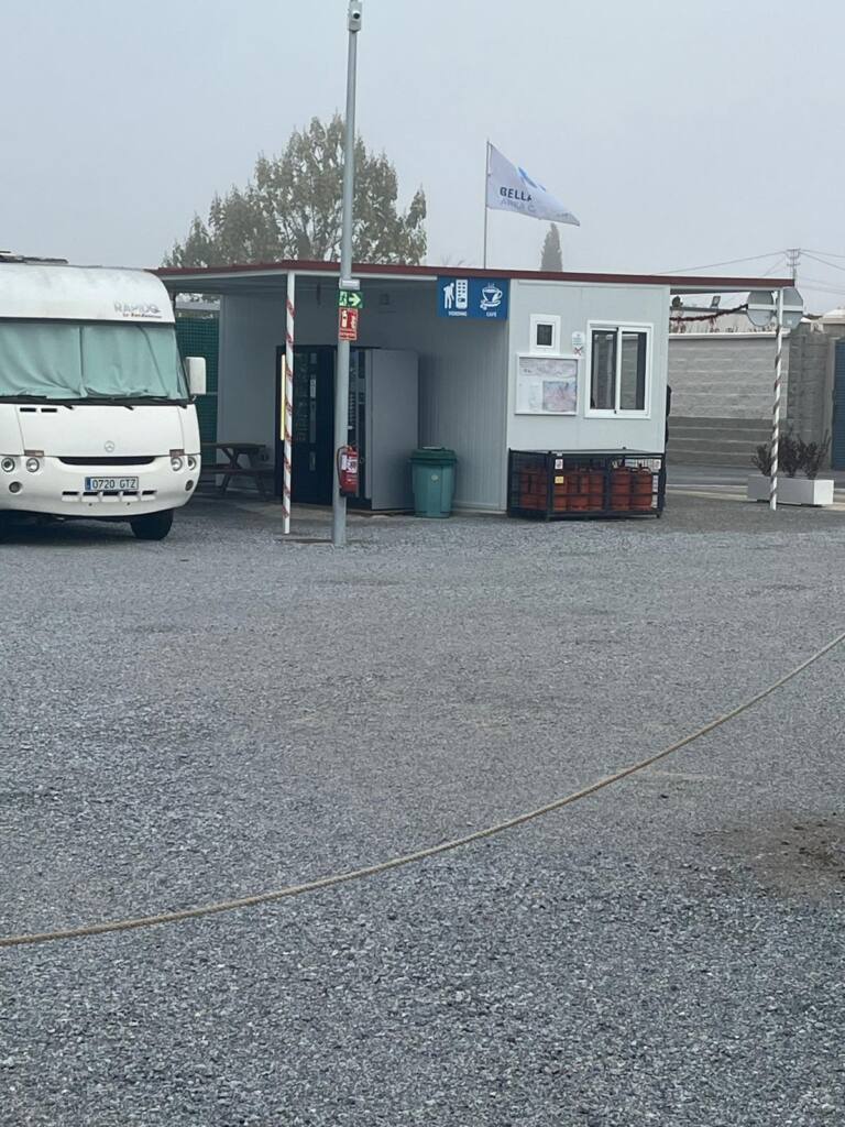 Empfangsbereich für Wohnmobile im Camper Bellavista, Granada