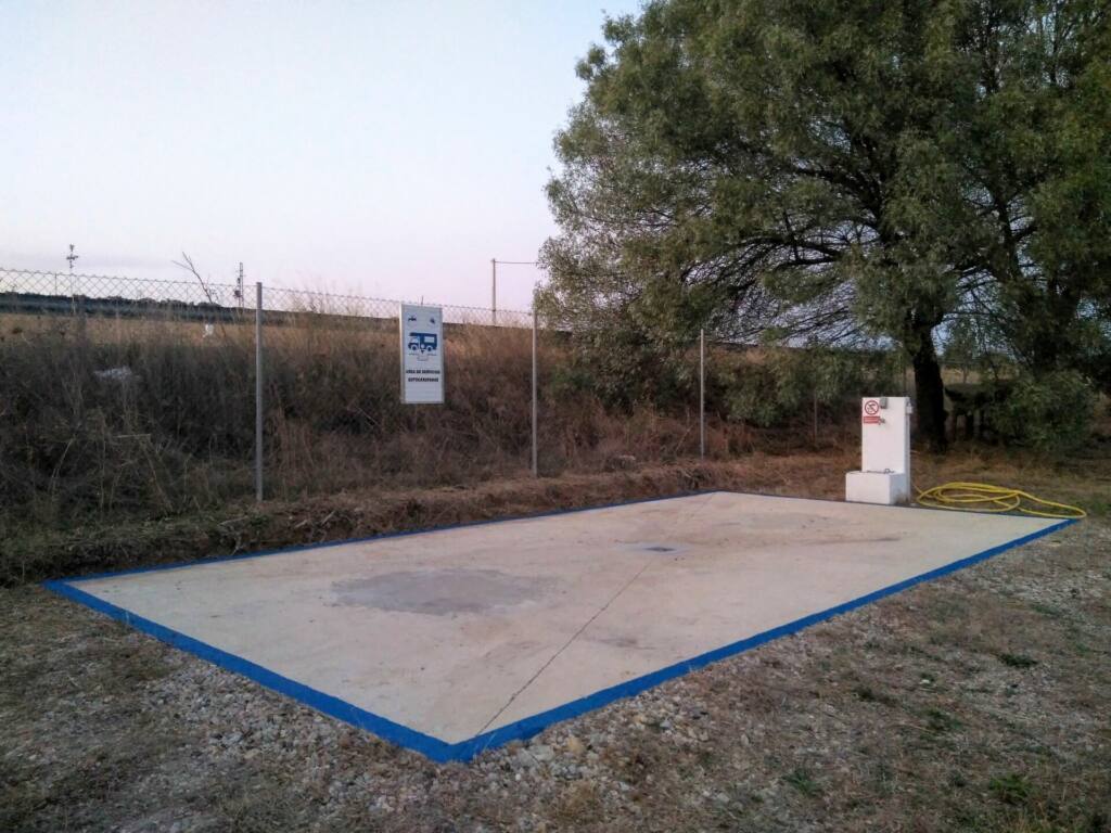 Aire de camping-car avec quai Camping Puebla, La Puebla de los Infantes, Séville