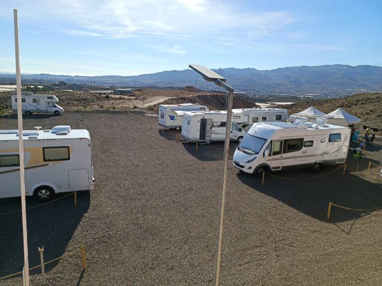 Zona preparada para autocaravanas en Camper Park Sierra Alhamilla