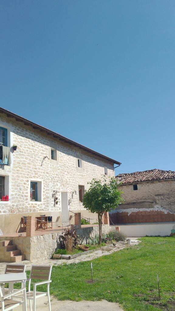 Zona de servicios en Espacios Fresneda, Álava-Vitoria