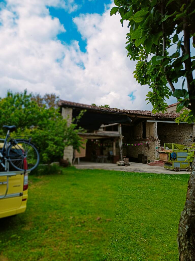 Zona destinada al estacionamiento de autocaravanas, Espacios Fresneda, Álava-Vitoria