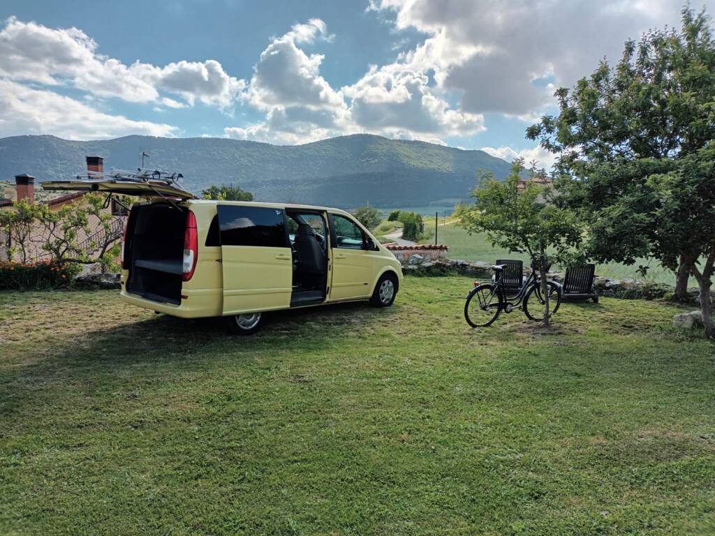 Área de parking para autocaravanas, Espacios Fresneda, Álava-Vitoria